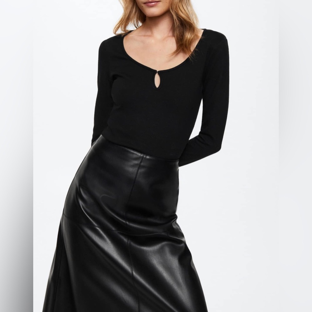 Mango long-sleeved t-shirt with cut-out,size S
